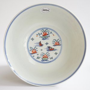 A Chinese doucai "Lotus pond and mandarin ducks" bowl, Qianlong sealmark and poss. of the period — 照片 9