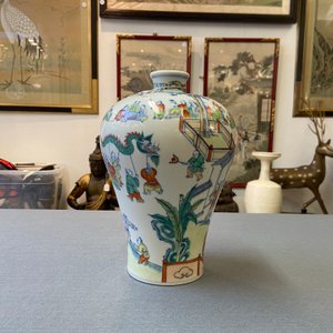 A Chinese doucai 'meiping' '100 boys' vase, Chenghua mark, 20th C. — photo 8
