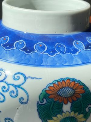 A Chinese doucai vase, Daoguang mark and of the period — photo 12