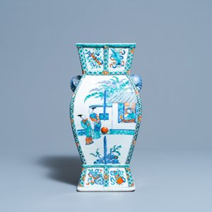 A Chinese doucai vase with elephant handles, Qianlong/Jiaqing — 照片 5