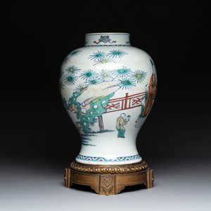 A Chinese doucai vase with gilt bronze mount, Chenghua mark, 19th C. — photo 4