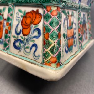 A Chinese doucai 'Xi Xiang Ji' vase, Qianlong/Jiaqing — 照片 21