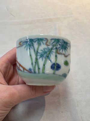 A Chinese doucai 'Zhou Dunyi 周敦颐' cup on wooden stand, Xianfeng mark and of the period — photo 4