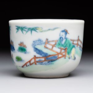 A Chinese doucai 'Zhou Dunyi 周敦颐' cup on wooden stand, Xianfeng mark and of the period — photo 5