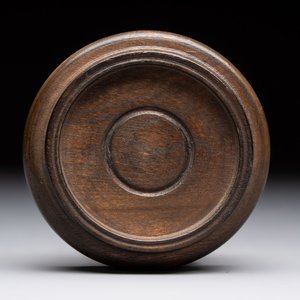 A Chinese doucai 'Zhou Dunyi 周敦颐' cup on wooden stand, Xianfeng mark and of the period — photo 8