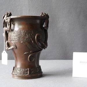 A Chinese dragon-handled bronze vase, Ming — photo 20