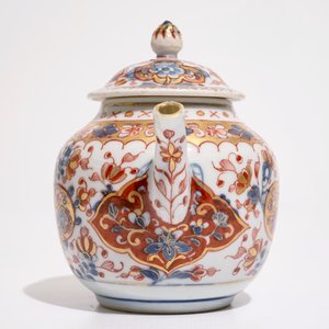 A Chinese Dutch decorated teapot and cover with floral design, Qianlong — photo 3
