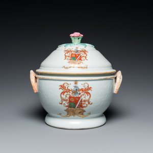 A Chinese Dutch market famille rose armorial tureen with pierced cover with the arms of 'de Heere', Qianlong — 照片 4