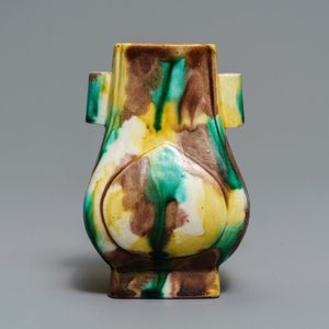 A Chinese 'egg and spinach' fanghu vase, Kangxi — 照片 4