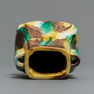 A Chinese 'egg and spinach' fanghu vase, Kangxi — 照片 7