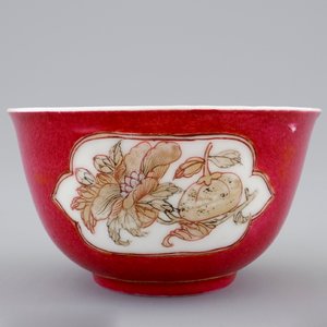 A Chinese eggshell ruby ground cup and saucer, Yongzheng, 1723-1735 — photo 5