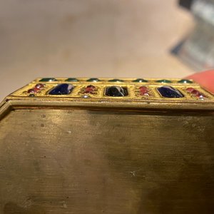 A Chinese embellished gilt-copper enamel snuff box and cover, Canton, Qianlong — 照片 18