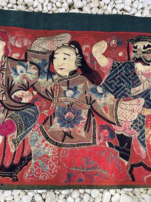 A Chinese embroidered 'Eight Immortals' silk panel, 19th C. — photo 3