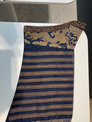 A Chinese embroidered silk blue-ground summer gauze 'nine dragons' robe, 19th C. — photo 16
