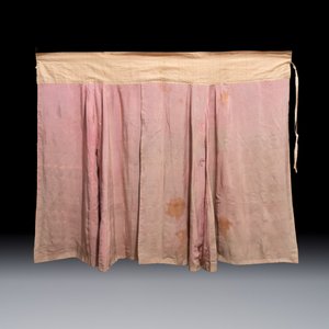 A Chinese embroidered silk green-ground skirt — photo 2