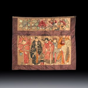 A Chinese embroidered silk 'Opera' panel and a salmon-ground skirt — foto 2