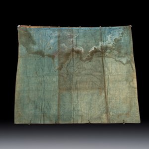 A Chinese embroidered silk 'Opera' panel and a salmon-ground skirt — foto 3