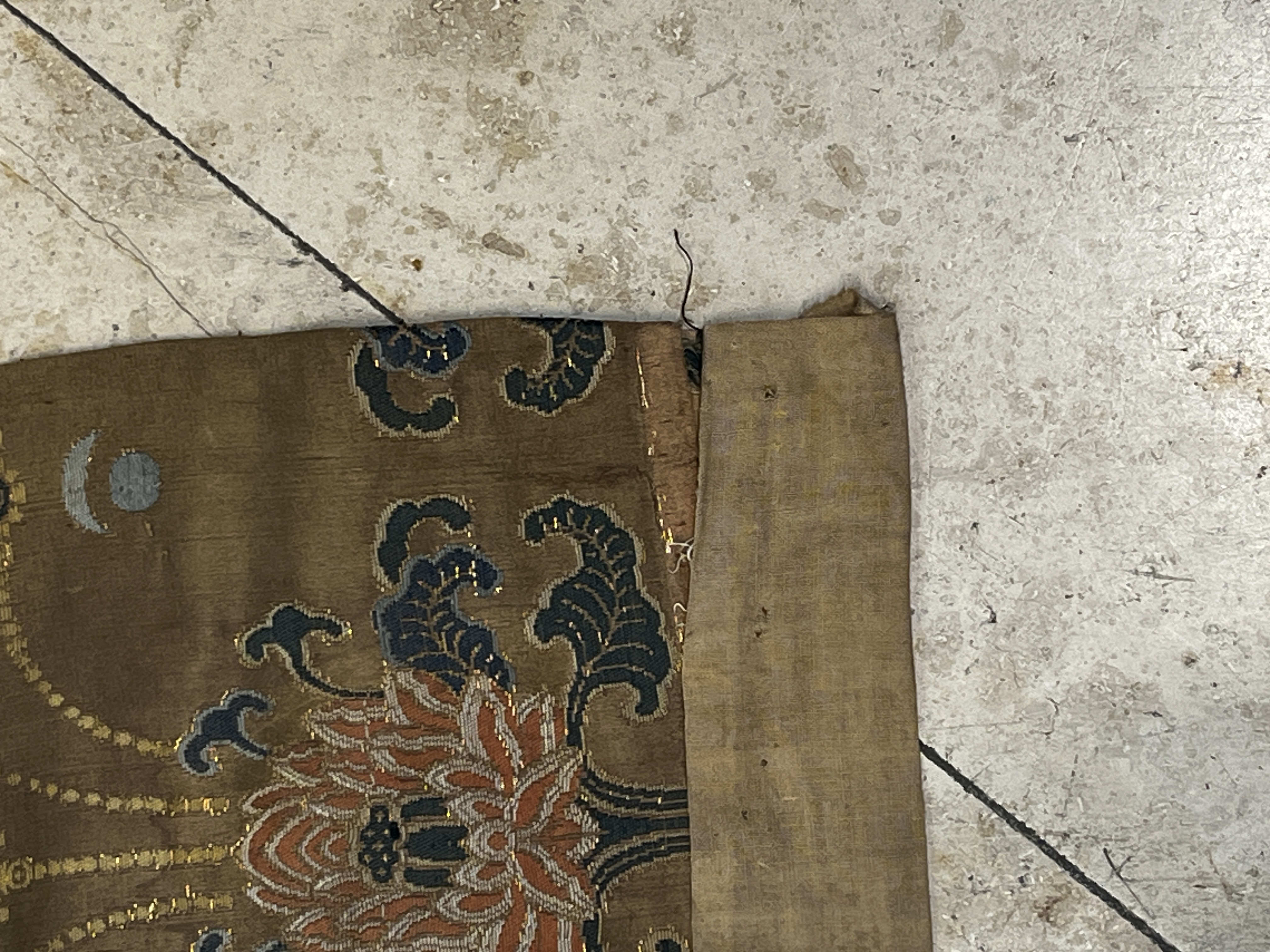 A Chinese embroidered silk panel — photo 14