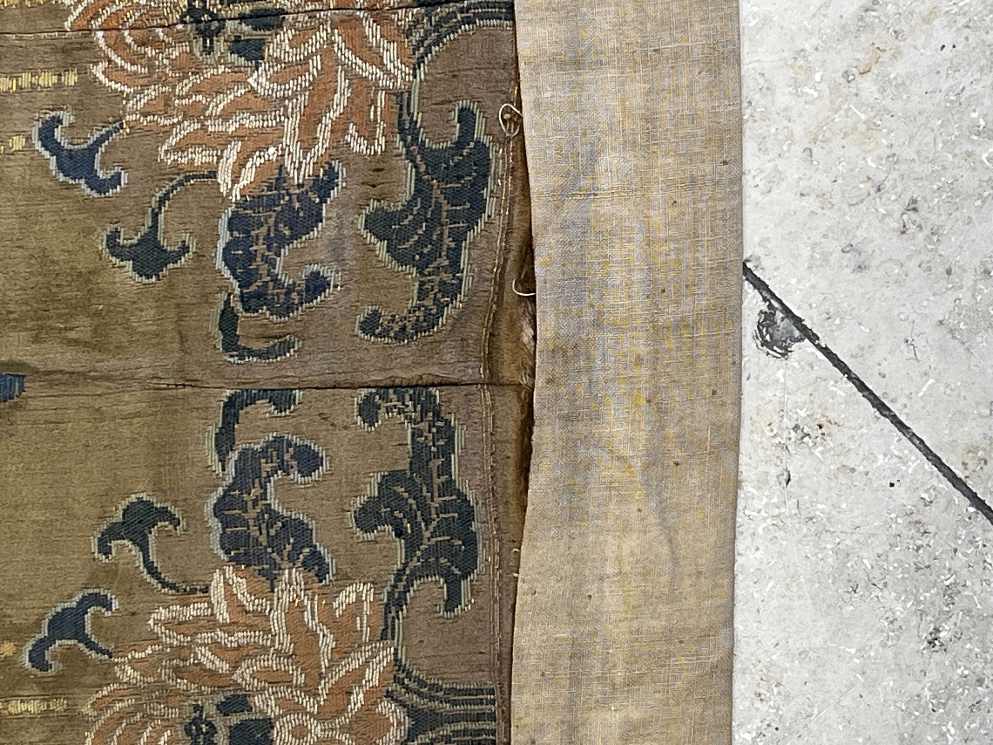 A Chinese embroidered silk panel — photo 15