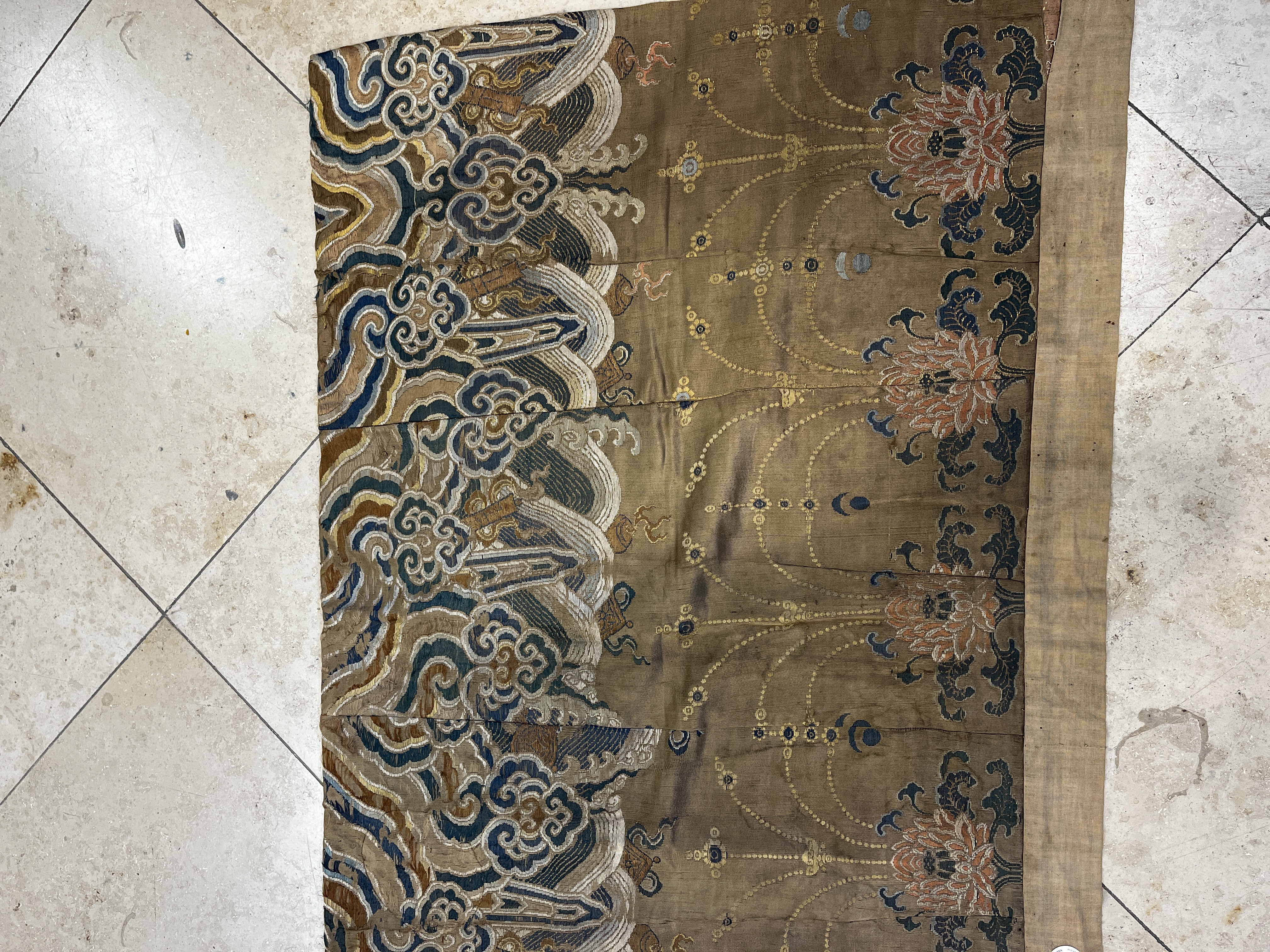 A Chinese embroidered silk panel — photo 6