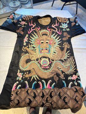 A Chinese embroidered silk Peking opera costume, Republic — 照片 1