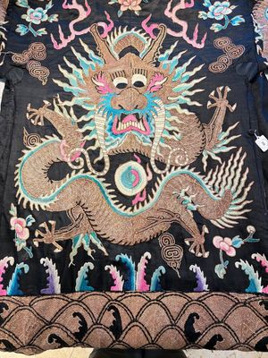 A Chinese embroidered silk Peking opera costume, Republic — 照片 16