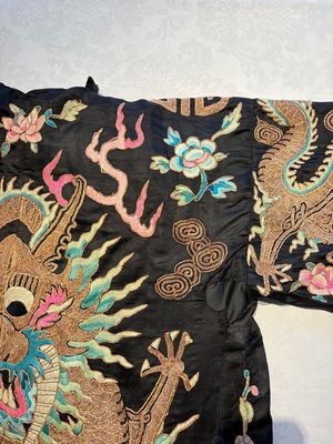 A Chinese embroidered silk Peking opera costume, Republic — 照片 23