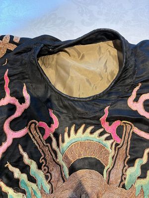 A Chinese embroidered silk Peking opera costume, Republic — 照片 4