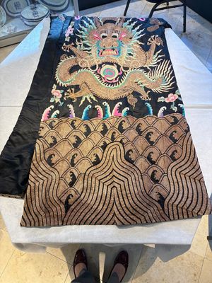 A Chinese embroidered silk Peking opera costume, Republic — 照片 5