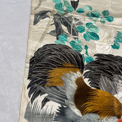 A Chinese embroidered silk 'Roosters' panel — photo 4