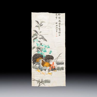 A Chinese embroidered silk 'Roosters' panel, signed Xu Zhiping 徐治平, 20th C.