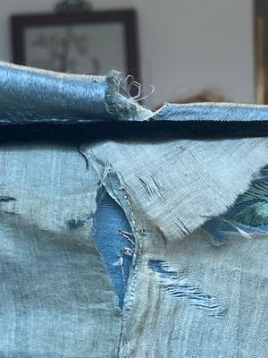 A Chinese embroidered silk skirt and a women's summer robe, 18th/19th C. — 照片 6