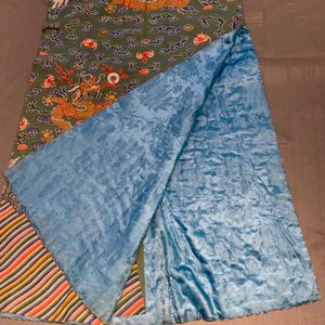 A Chinese embroidered turquoise-ground five-clawed dragon robe, 'jifu', 19th C. — photo 23