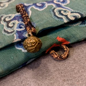 A Chinese embroidered turquoise-ground five-clawed dragon robe, 'jifu', 19th C. — photo 25