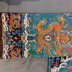 A Chinese embroidered turquoise-ground five-clawed dragon robe, 'jifu', 19th C. — photo 8