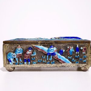 A Chinese enameled silver box and cover and five bracelets, 19th C. — photo 3