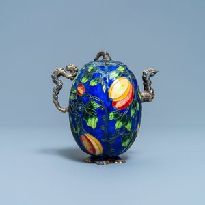 A Chinese enamelled and gilt silver teapot and cover, 19/20th C. — photo 4
