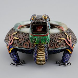 A Chinese enamelled silver and jade censer of dragon shape, 19/20th C. — 照片 2