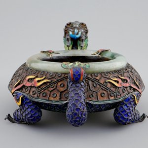 A Chinese enamelled silver and jade censer of dragon shape, 19/20th C. — 照片 4