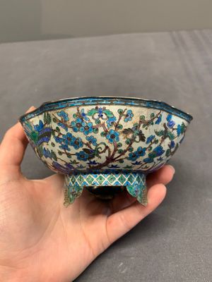 A Chinese enamelled silver bowl, a box and an opium container, 19th C. — photo 21