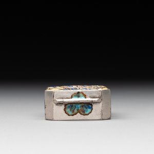 A Chinese enamelled silver bowl, a box and an opium container, 19th C. — photo 3