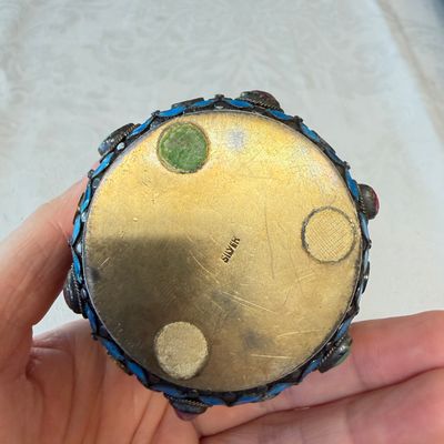 A Chinese enamelled silver box and cover, inset with jade and precious stones — photo 7