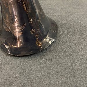 A Chinese enamelled silver figure, a silver vase, a silver-inlaid bronze censer and a silver-plated bronze box, 19/20th C. — photo 19