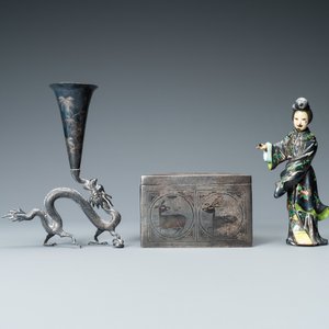A Chinese enamelled silver figure, a silver vase, a silver-inlaid bronze censer and a silver-plated bronze box, 19/20th C. — photo 2