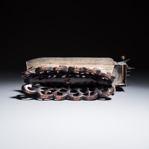 A Chinese enamelled silver model of a boat on a wooden stand — 照片 17