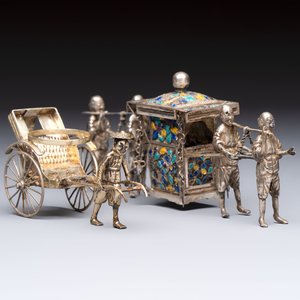 A Chinese enamelled silver model of four bearers and a silver model of a bearer, Guang Sheng Yuan 廣生源 and Yan Ji 衍記 mark, 19th C. — foto 1