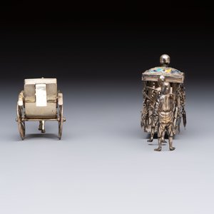 A Chinese enamelled silver model of four bearers and a silver model of a bearer, Guang Sheng Yuan 廣生源 and Yan Ji 衍記 mark, 19th C. — foto 5