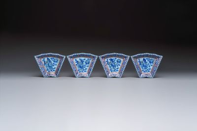 A Chinese enamelled Yixing stoneware nine-piece 'peonies' sweetmeat set on a Southeast Asian lacquer tray, 19th C. — foto 6