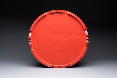 A Chinese enamelled Yixing stoneware nine-piece 'peonies' sweetmeat set on a Southeast Asian lacquer tray, 19th C. — foto 9