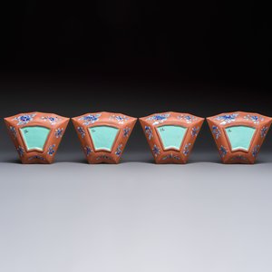 A Chinese enamelled Yixing stoneware nine-piece 'peonies' sweetmeat set on a Southeast Asian lacquer tray, 19th C. — foto 7